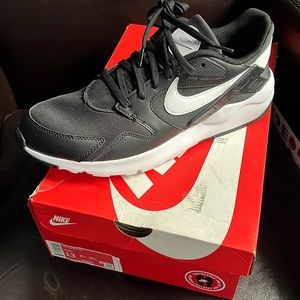 Men Nike LD Victory - size 13